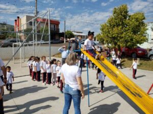 Voluntários de Sarandi/RS realizam revitalização de praça