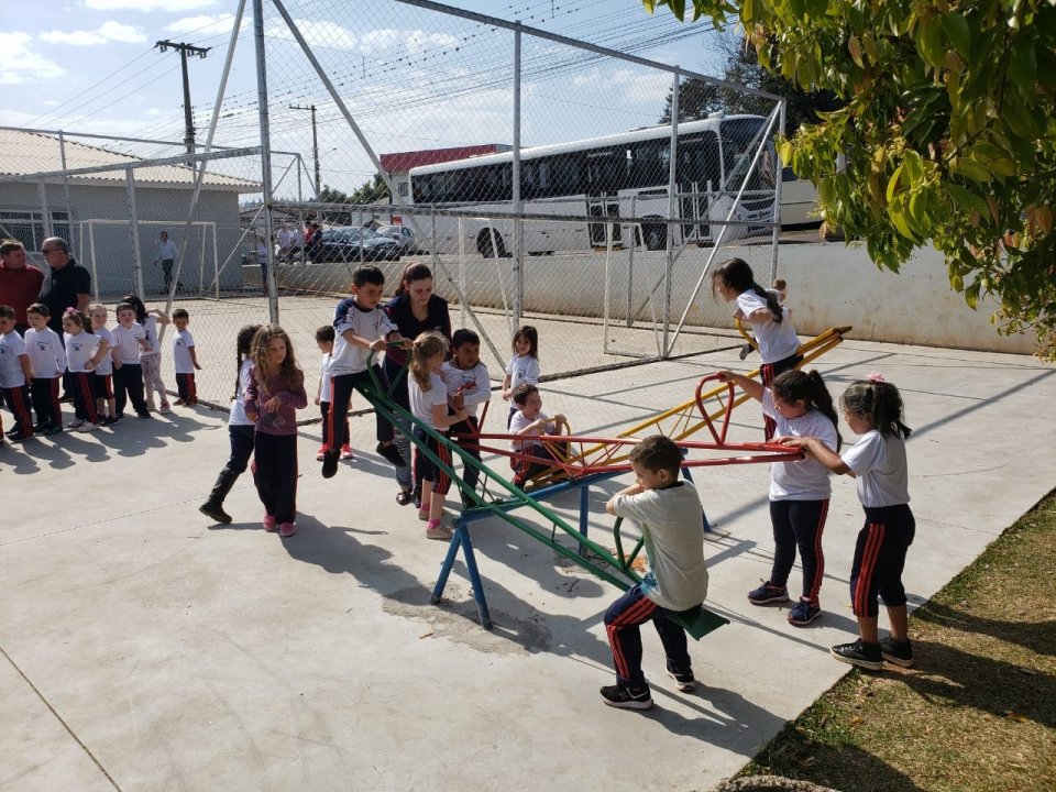 Voluntários de Sarandi/RS realizam revitalização de praça