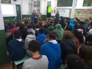 Roda de Leitura atende escolas de Chapecó