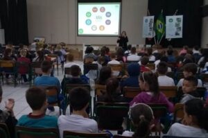 Roda de Leitura realiza contação de histórias em Pinhalzinho/SC