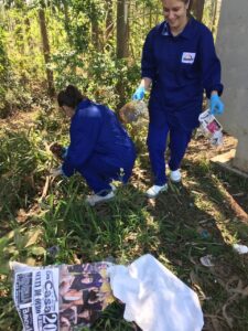 Voluntários do FAG participam da atividade em alusão ao Dia Mundial da Limpeza