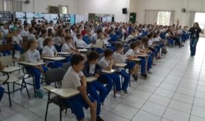 Roda de Leitura leva contação de histórias para escola em Pinhalzinho/SC