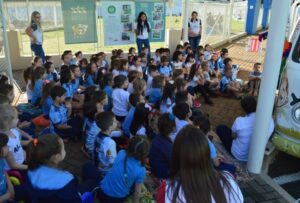 Roda de Leitura participa da Feira do Livro do Colégio Marista em Chapecó