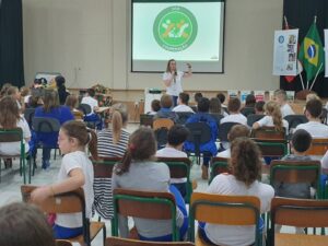 Eco Cooperação atende escolas em Chapecó e Pinhalzinho