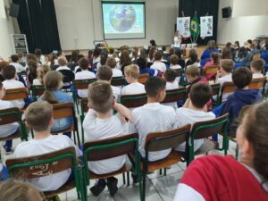 Eco Cooperação atende escolas em Chapecó e Pinhalzinho