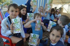 Eco Cooperação atende escolas em Chapecó e Pinhalzinho