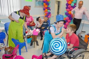 Sorrisos que inspiram na luta pela cura