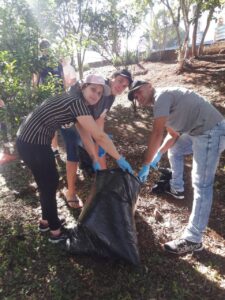 Voluntários executam atividades no Centro de Convivência dos Idosos em Chapecó