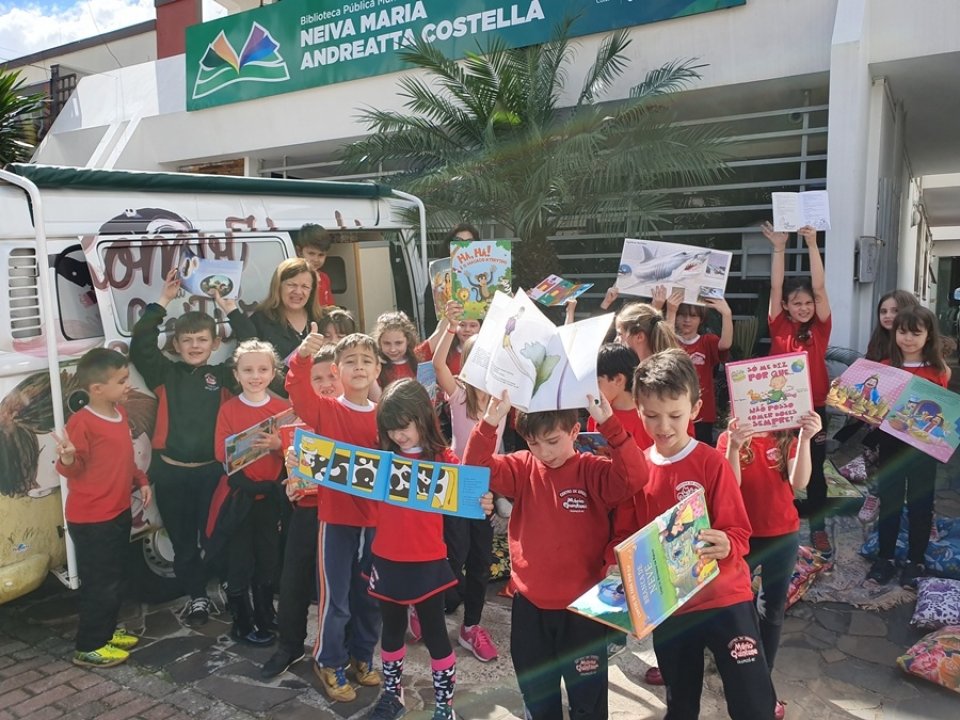 Roda de Leitura participa da Semana Nacional do Livro e da Biblioteca em Chapecó