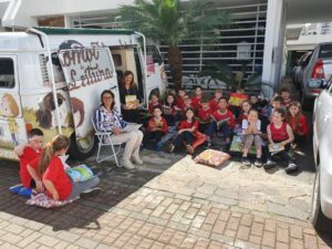 Roda de Leitura participa da Semana Nacional do Livro e da Biblioteca em Chapecó