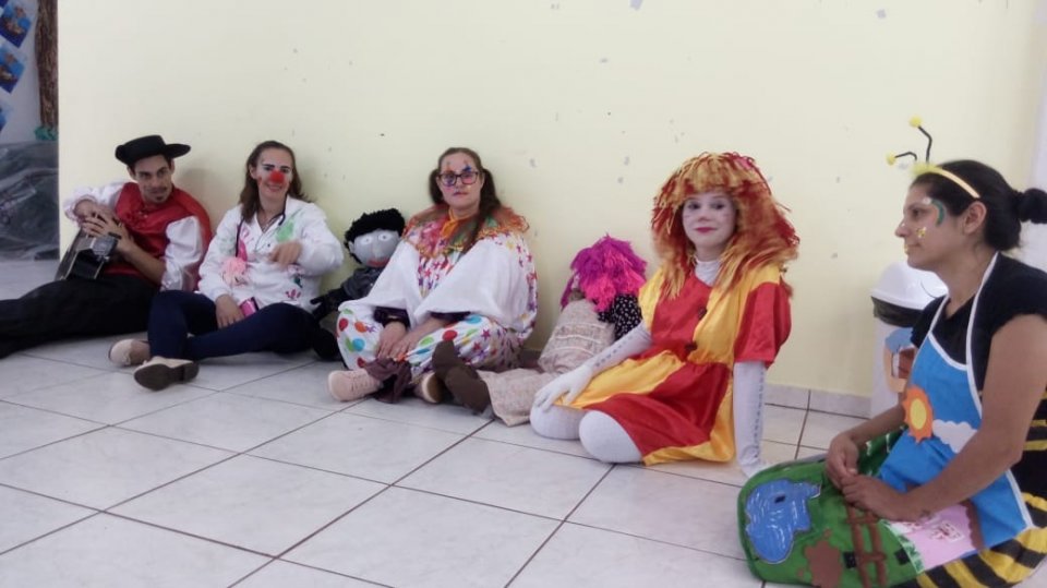 Voluntários realizam atividade na Creche Sonho Feliz em São Miguel do Oeste