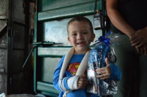 Brinquedos arrecadados na Mostra Cultural da FALB são entregues para mais de 170 crianças