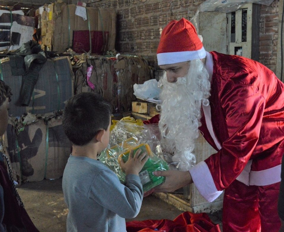 Brinquedos arrecadados na Mostra Cultural da FALB são entregues para mais de 170 crianças