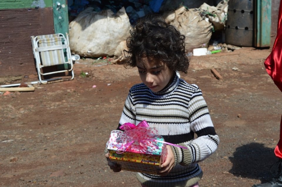 Brinquedos arrecadados na Mostra Cultural da FALB são entregues para mais de 170 crianças