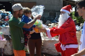 Brinquedos arrecadados na Mostra Cultural da FALB são entregues para mais de 170 crianças