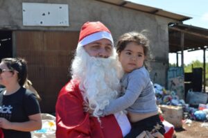 Brinquedos arrecadados na Mostra Cultural da FALB são entregues para mais de 170 crianças