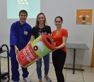 FALB faz a entrega do primeiro coletor do projeto Tampinha Voluntária