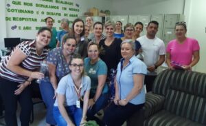 Voluntários de São Miguel do Oeste realizam atividade do projeto A Soma da Cooperação