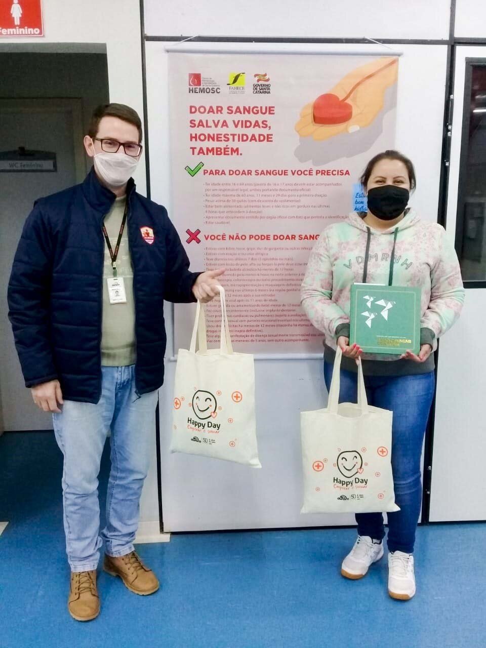 FALB doa cestas básicas e máscaras a instituições