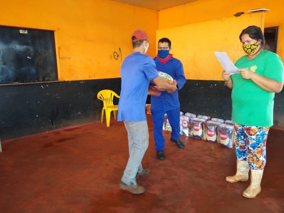 FALB doa cestas básicas para cooperativa no Mato Grosso do Sul