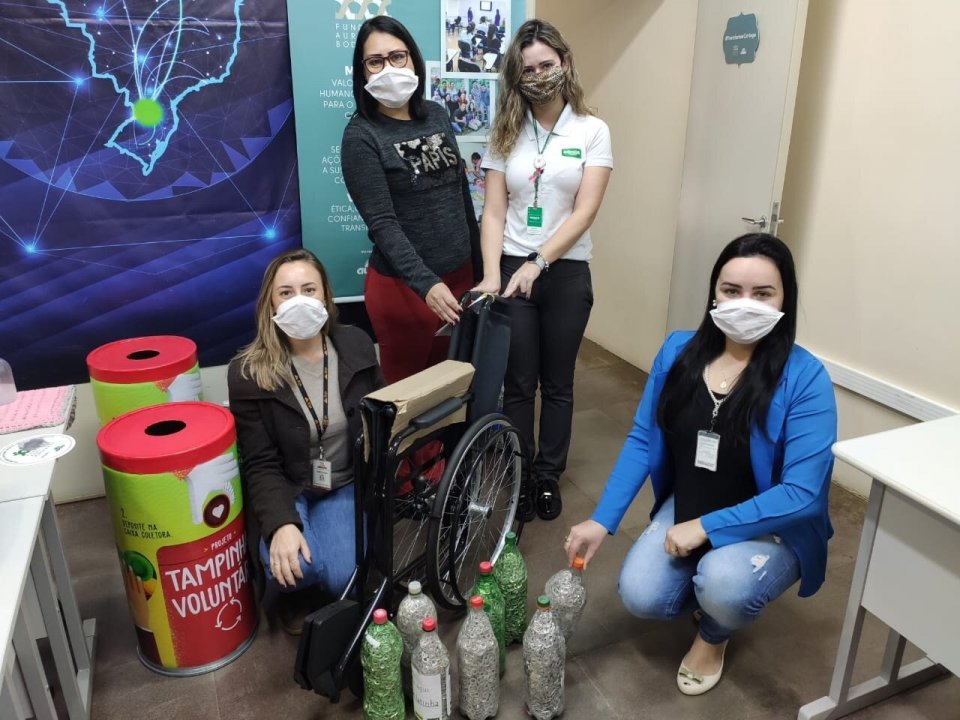 FALB recebe cadeiras de rodas para doação em campanha da Unimed