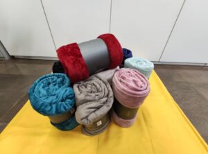 FALB doa colchões, cobertores, cestas básicas e máscaras em Vargem Bonita