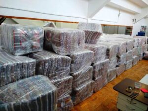 FALB recebe mais de mil cobertores para doação
