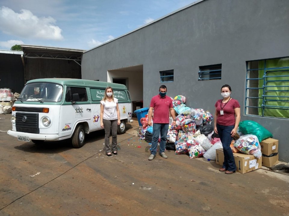Projeto da FALB arrecada mais uma tonelada de tampinhas