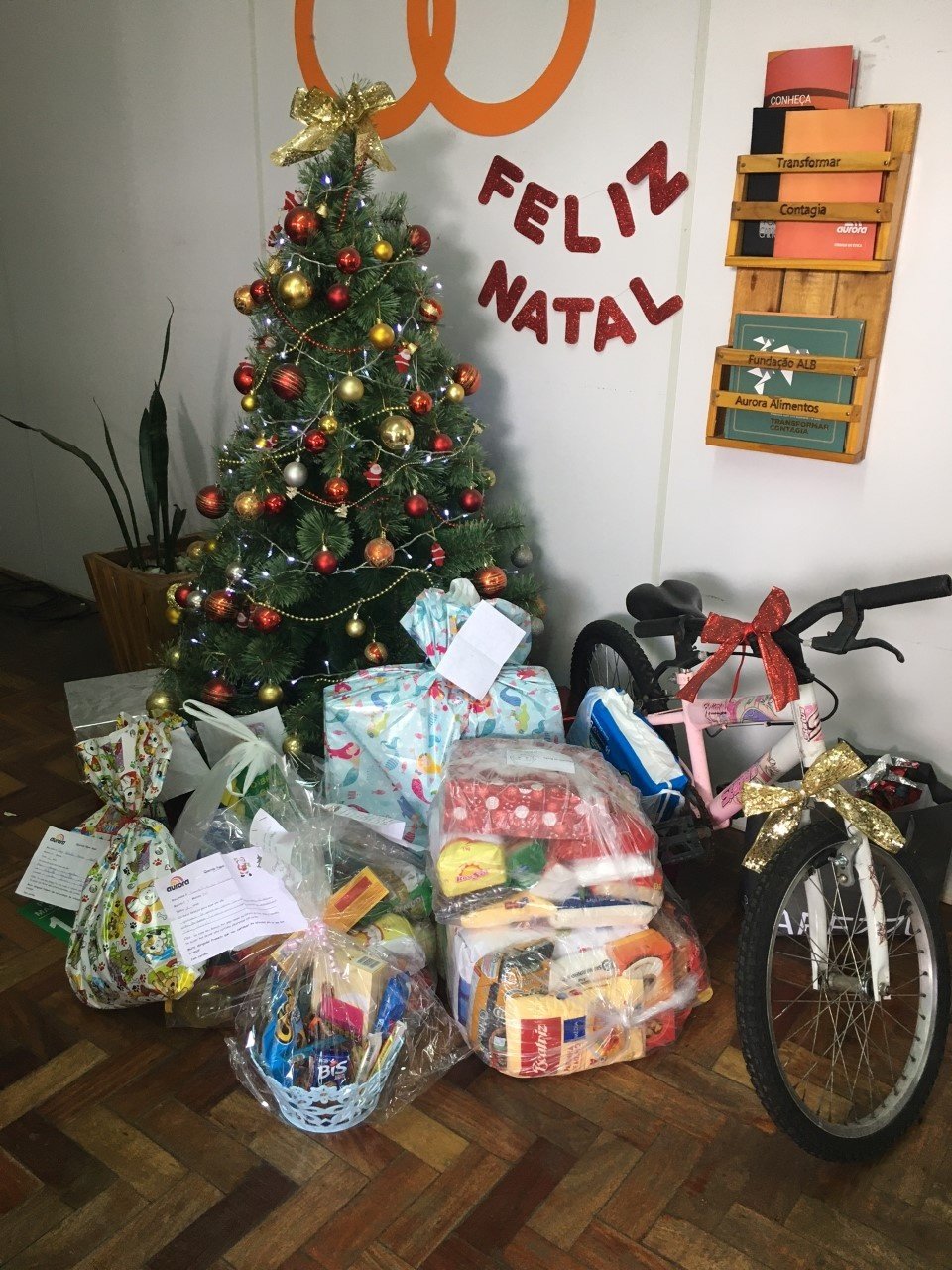 Voluntários da Fábrica de Rações de Erechim (RS) adotam cartinhas no Natal