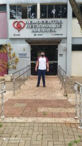 Voluntários de Mandaguari doam sangue no Hemocentro de Maringá