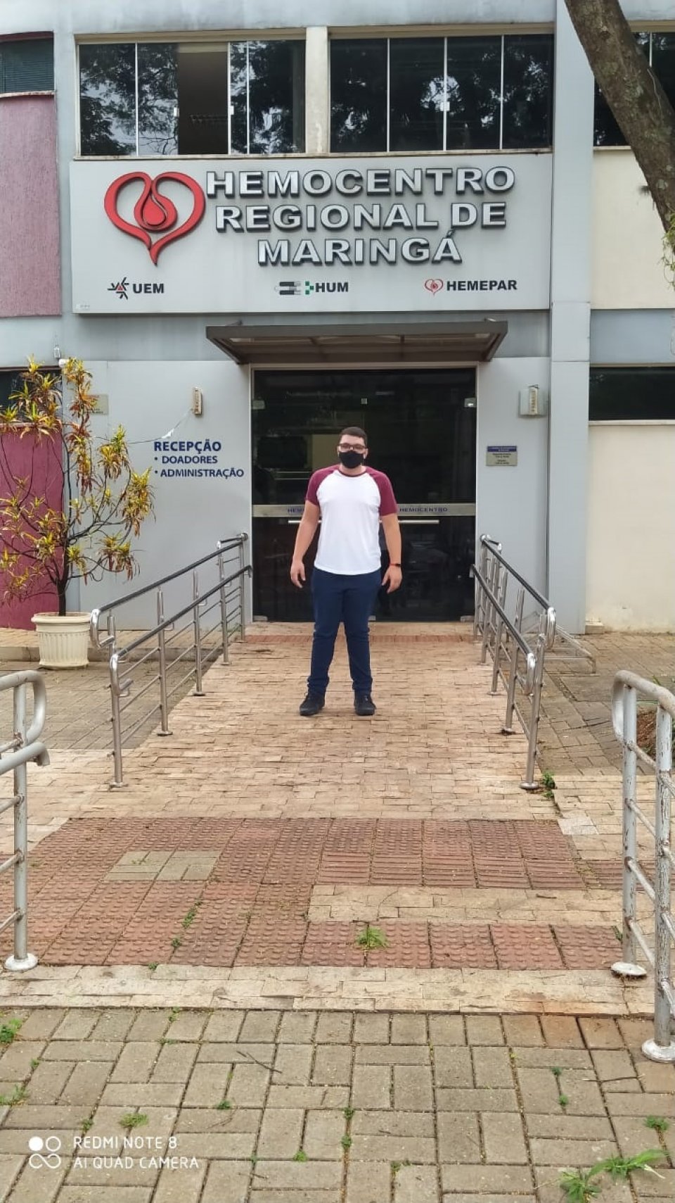 Voluntários de Mandaguari doam sangue no Hemocentro de Maringá