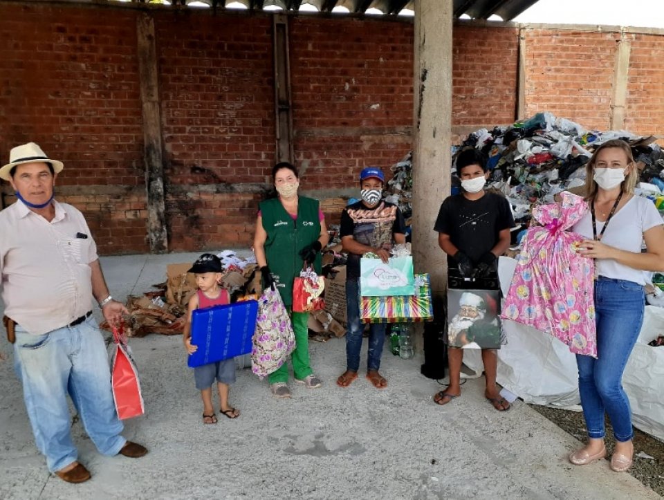 Campanha Natal Voluntário da FALB distribui presentes para 200 crianças em Chapecó