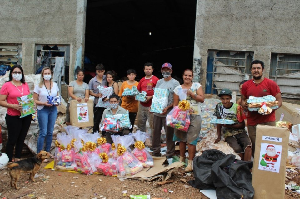 Campanha Natal Voluntário da FALB distribui presentes para 200 crianças em Chapecó