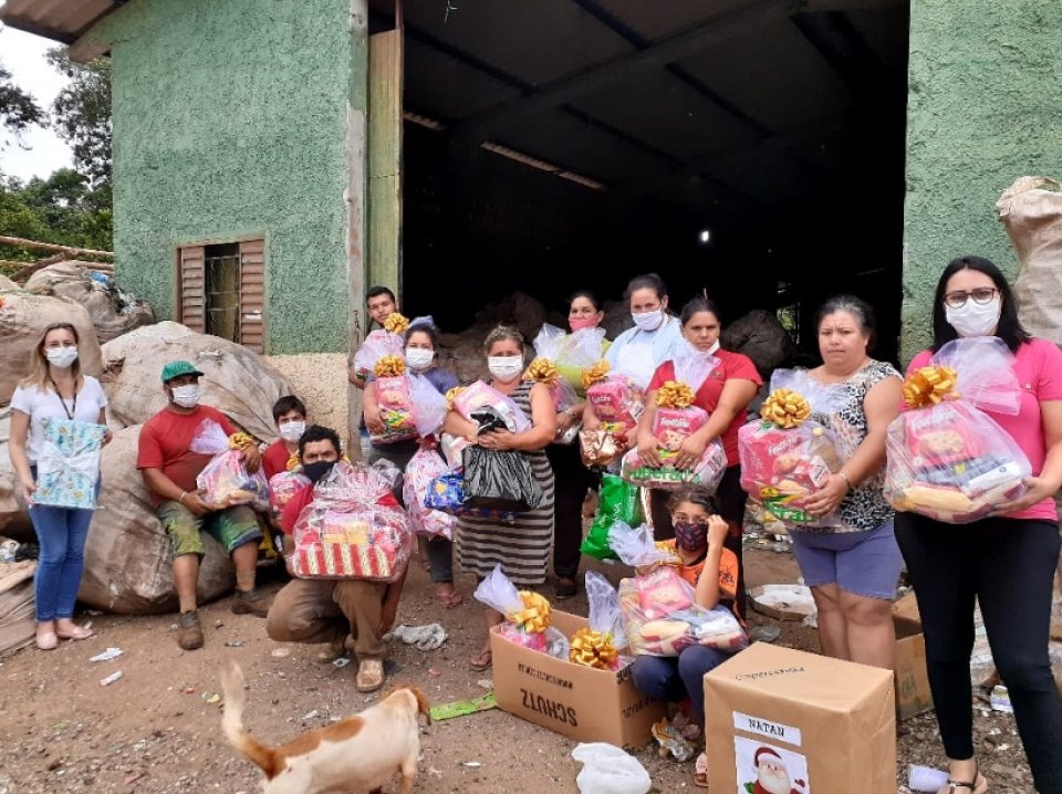 Campanha Natal Voluntário da FALB distribui presentes para 200 crianças em Chapecó
