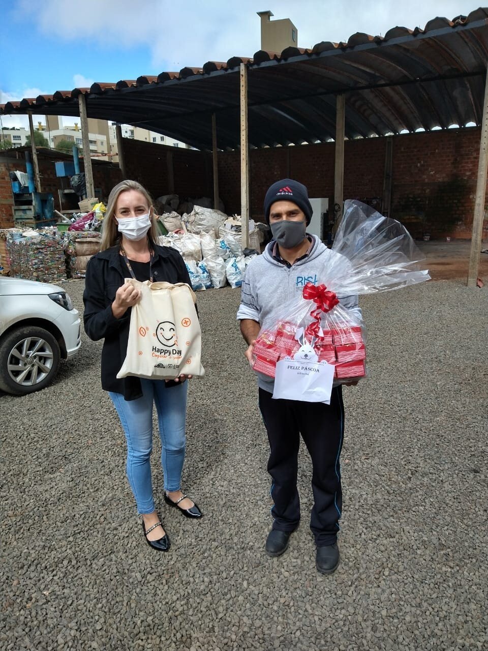 Páscoa da FALB distribui 250 caixas de bombons para crianças de Chapecó