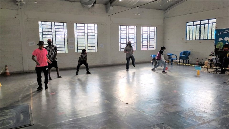 Programa Vozes do Corpo retorna com aulas presenciais para educandos na Efapi