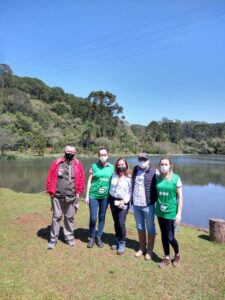 Voluntários participam de mutirão de limpeza de rios em Chapecó (SC)