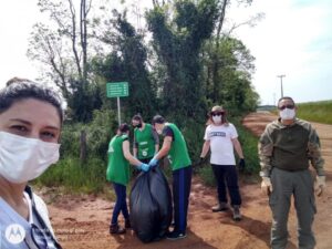 Voluntários da FALB e da comunidade contribuem com ações de limpeza ambiental