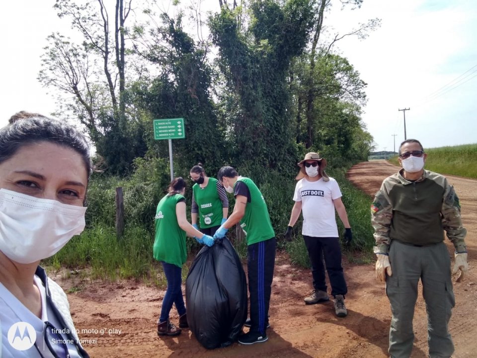 Voluntários da FALB e da comunidade contribuem com ações de limpeza ambiental
