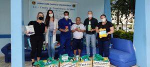 Voluntários realizam doação de produtos ao Centro de Convivência de Idosos de Chapecó (SC)