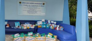 Voluntários realizam doação de produtos ao Centro de Convivência de Idosos de Chapecó (SC)