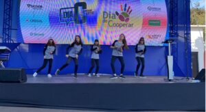 Alunos do Programa Vozes do Corpo apresentam no Dia do Cooperativismo