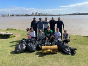 Voluntários da Aurora Coop engajados na preservação do meio ambiente