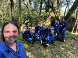 Voluntários da Aurora Coop engajados na preservação do meio ambiente