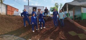 Voluntários da Aurora Coop engajados na preservação do meio ambiente