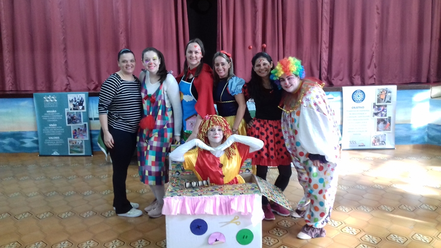 Multiplicadores do programa Roda de Leitura realizam atividade no Colégio Jesus Maria José