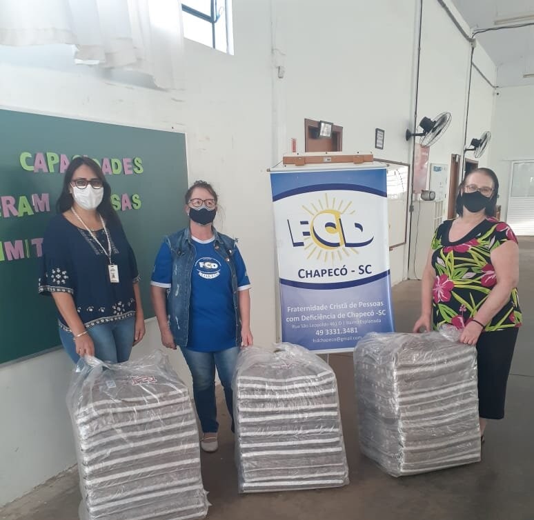 FALB destina cobertores para entidades sociais de Santa Catarina e Rio Grande do Sul