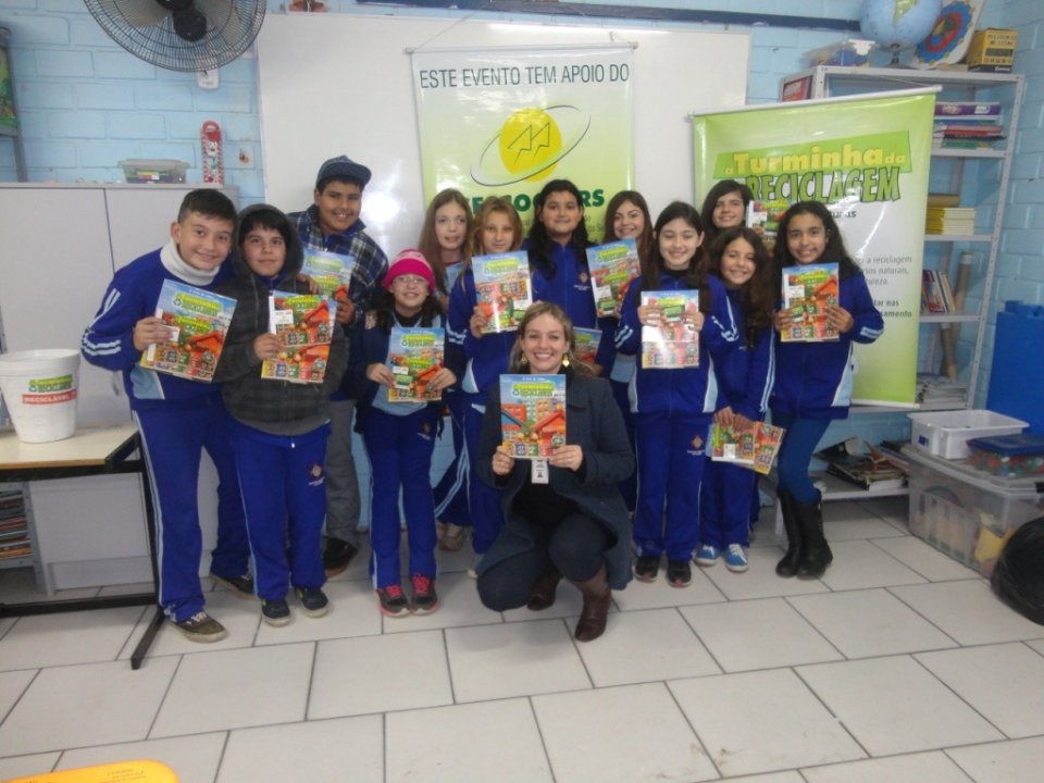 A Turminha da Reciclagem/RS atende escolas no mês de Julho
