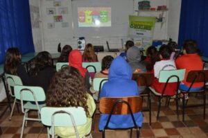 Sensibilização com A Turminha da Reciclagem no mês de Julho