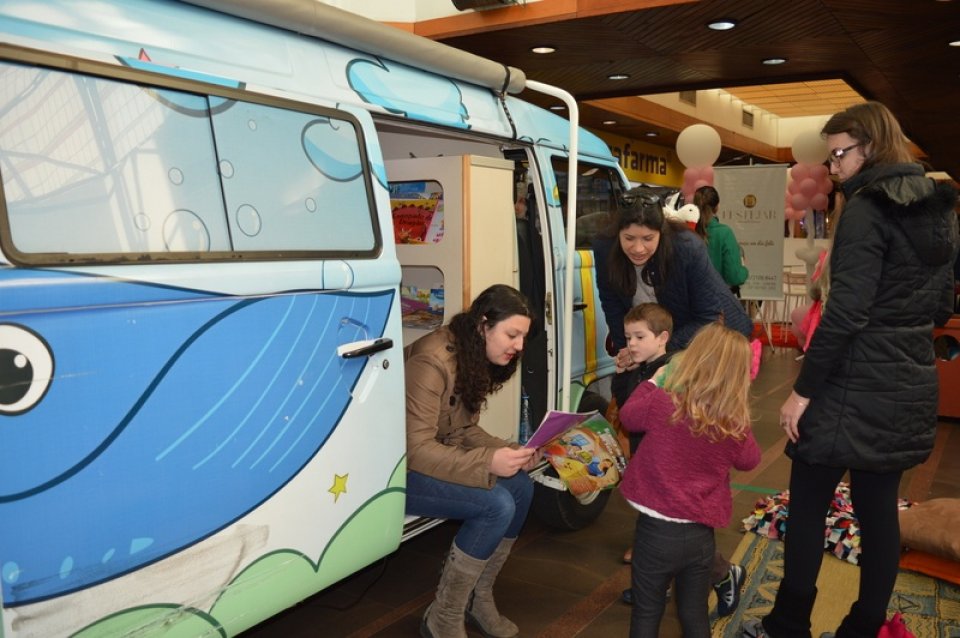 Master Sonda Shopping recebe contação de histórias